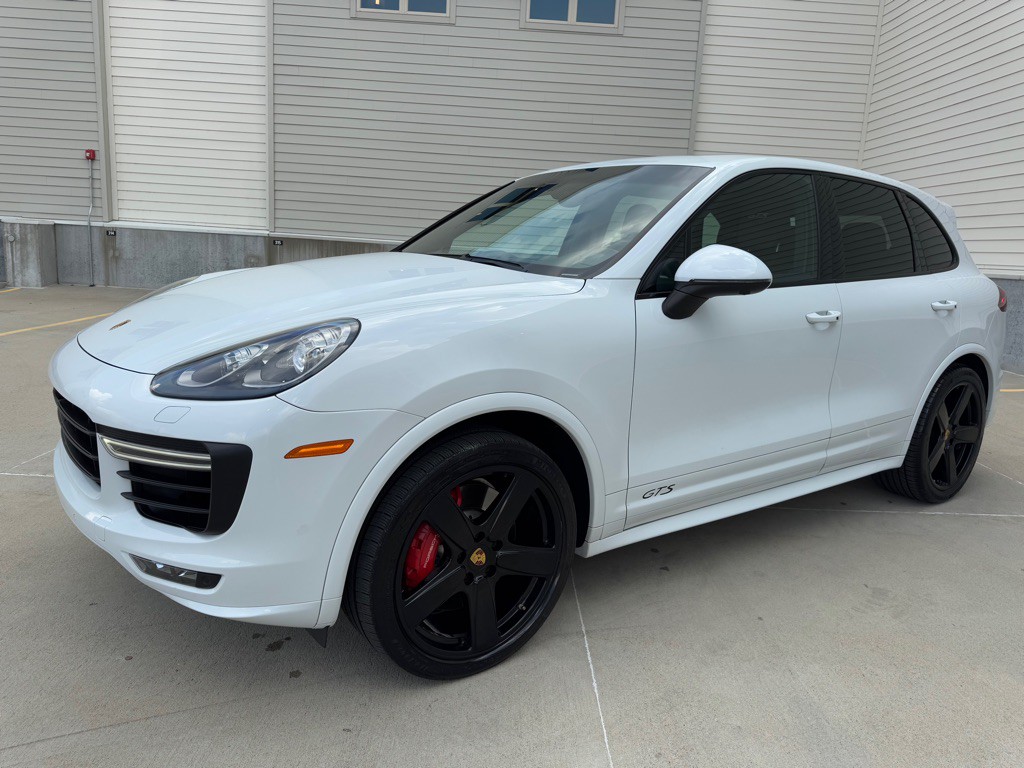 2017 Porsche Cayenne Image 9