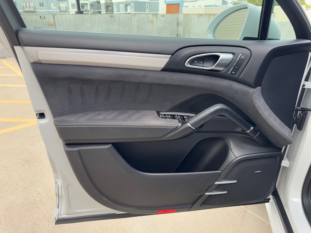 2017 Porsche Cayenne Image 14
