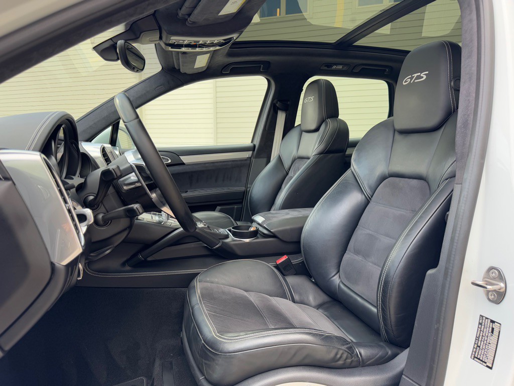 2017 Porsche Cayenne Image 16