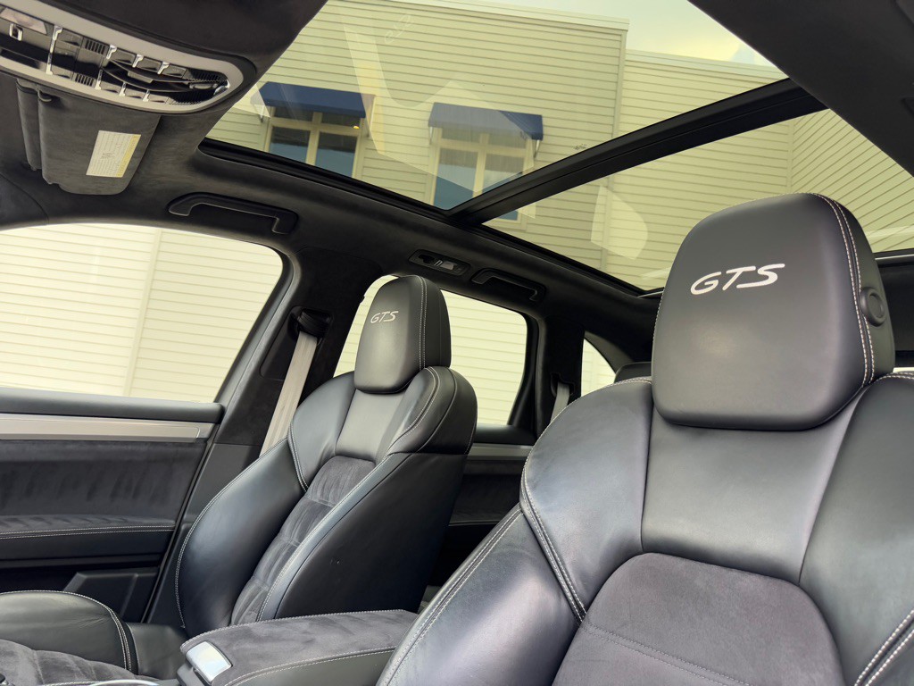 2017 Porsche Cayenne Image 17