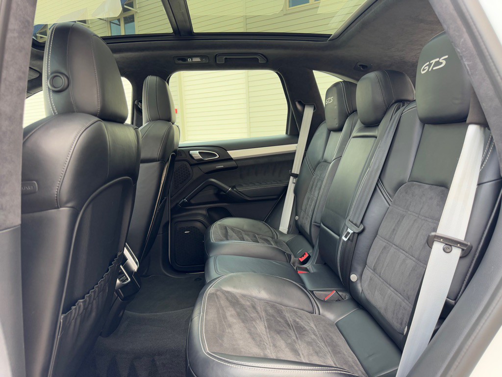 2017 Porsche Cayenne Image 29