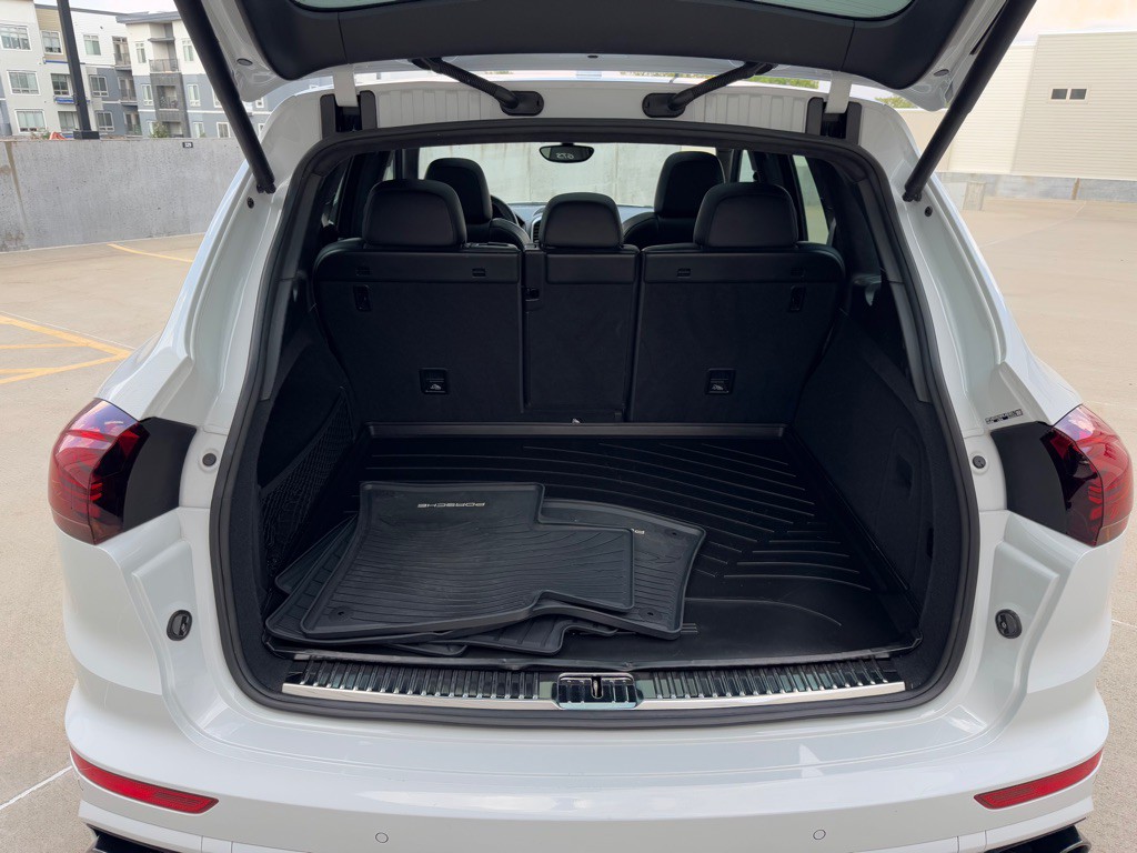2017 Porsche Cayenne Image 30