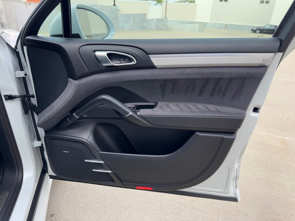 2017 Porsche Cayenne Image 33