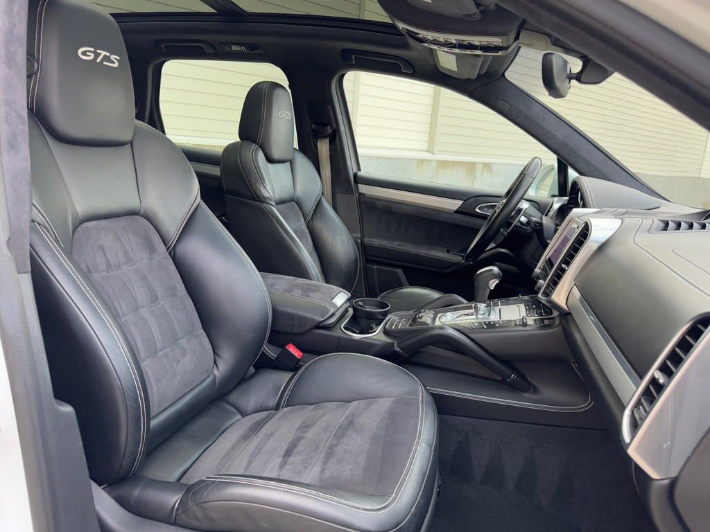 2017 Porsche Cayenne Image 35