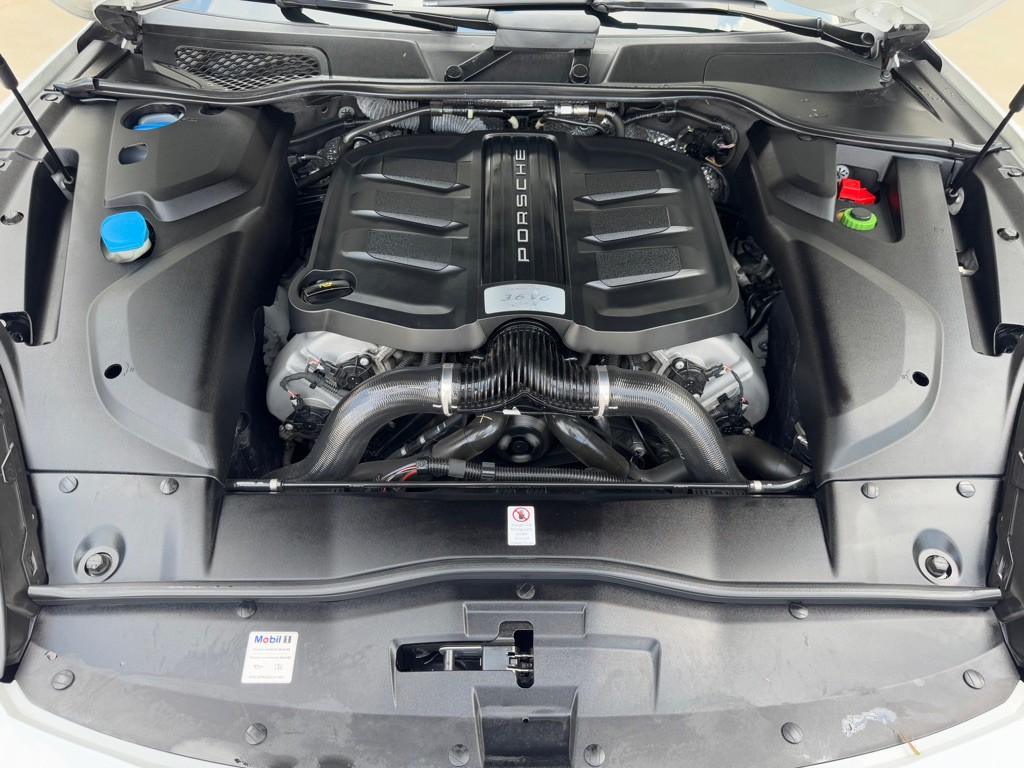 2017 Porsche Cayenne Image 36