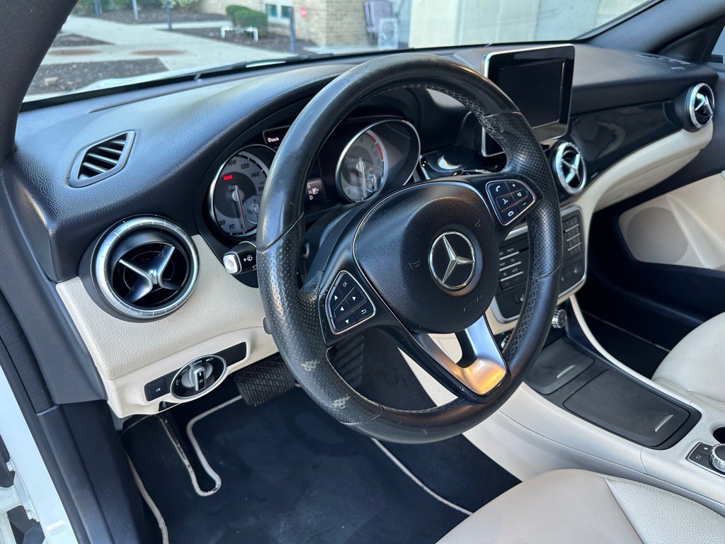 2015 Mercedes-Benz CLA-Class Image 10