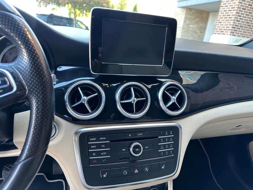 2015 Mercedes-Benz CLA-Class Image 11
