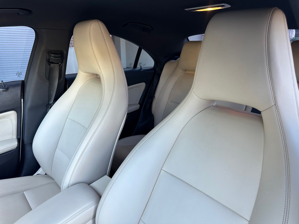 2015 Mercedes-Benz CLA-Class Image 14