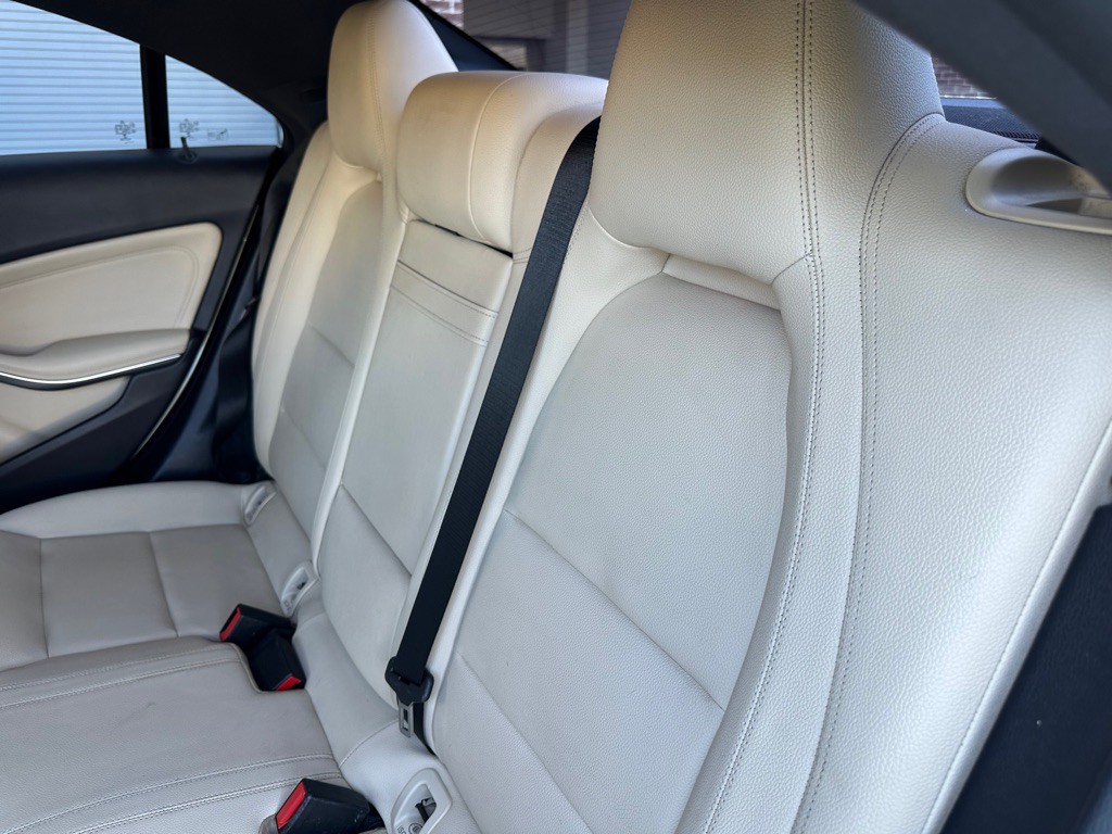 2015 Mercedes-Benz CLA-Class Image 17