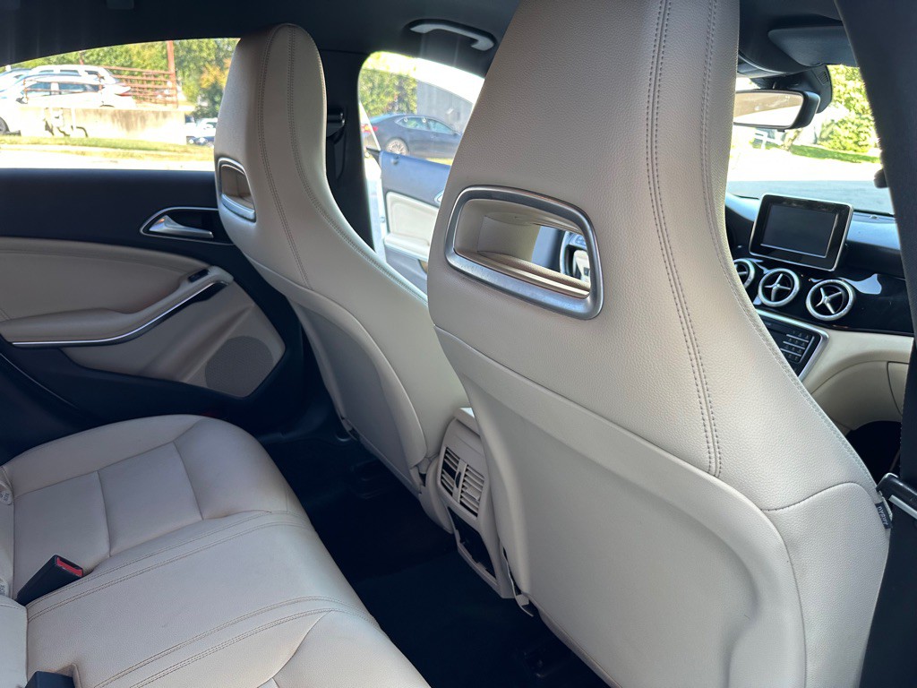 2015 Mercedes-Benz CLA-Class Image 18