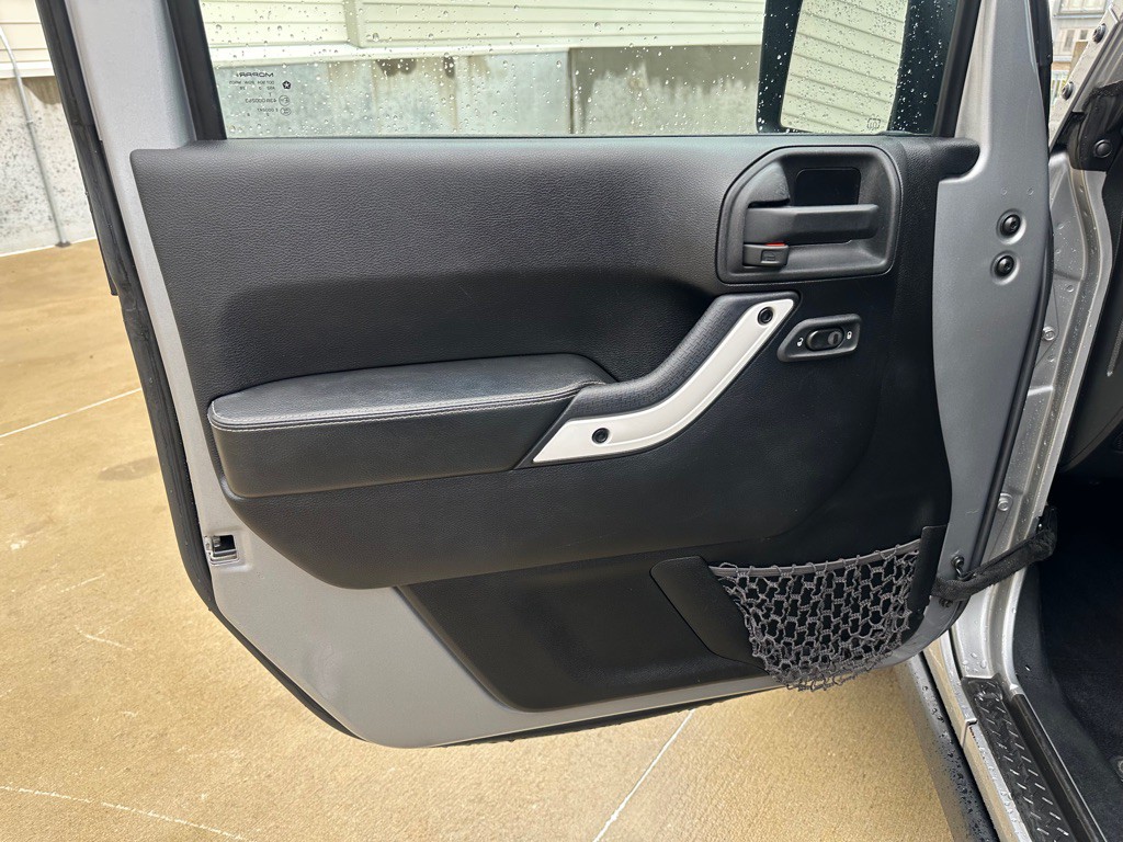 2014 Jeep Wrangler Image 15
