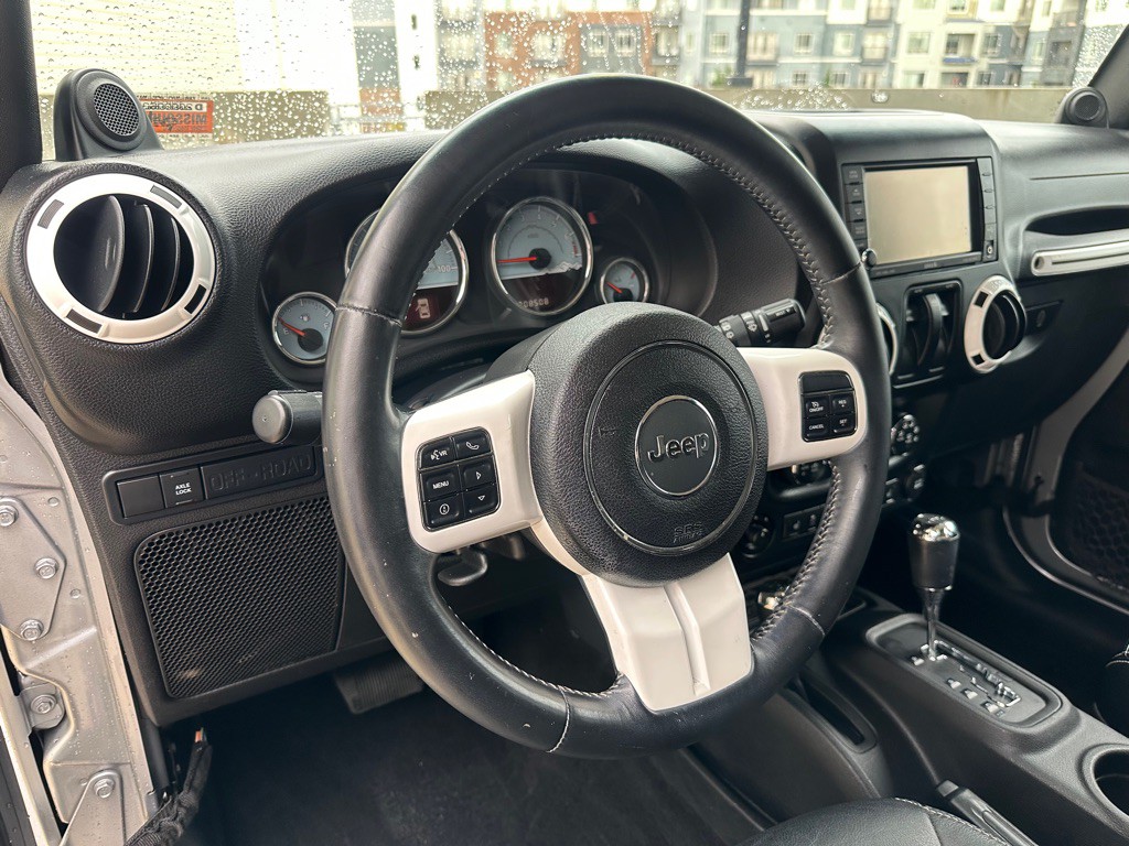 2014 Jeep Wrangler Image 16