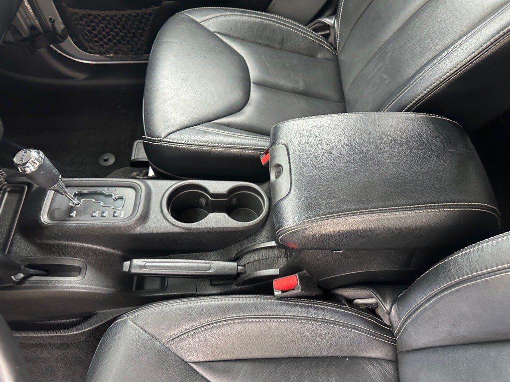 2014 Jeep Wrangler Image 18