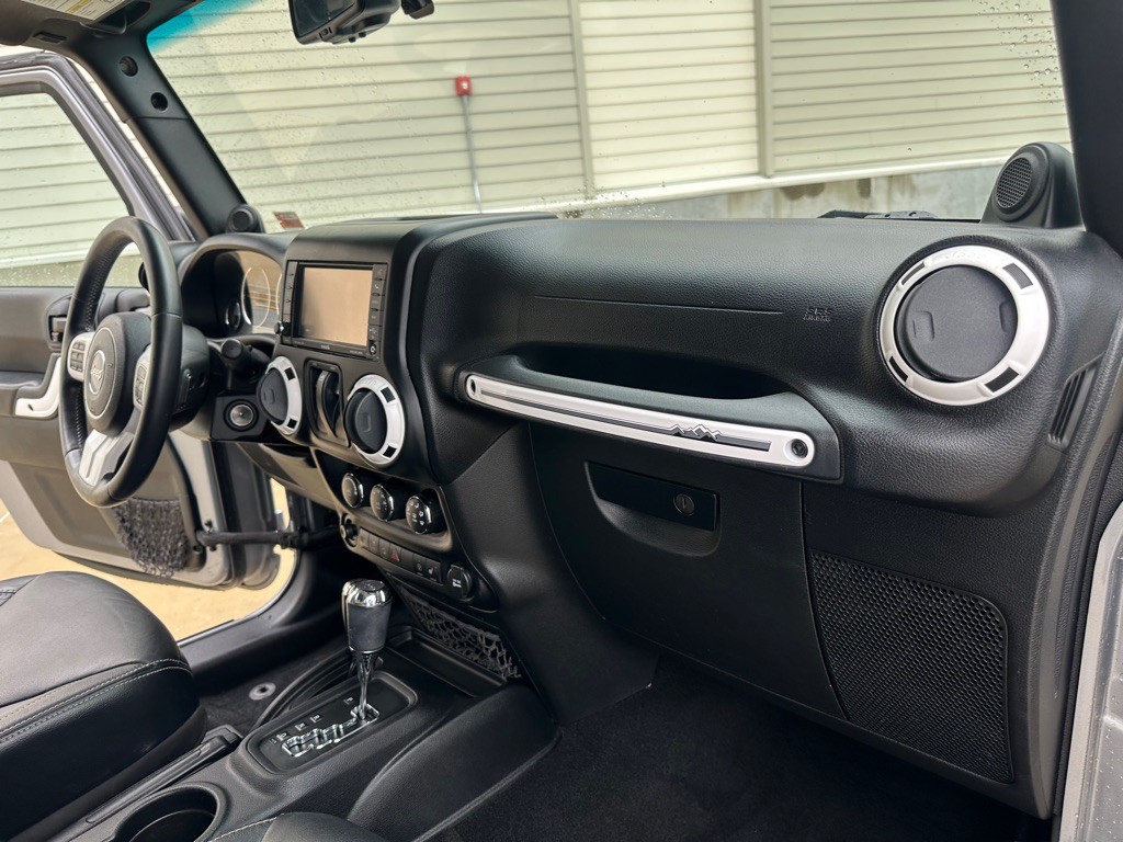 2014 Jeep Wrangler Image 23