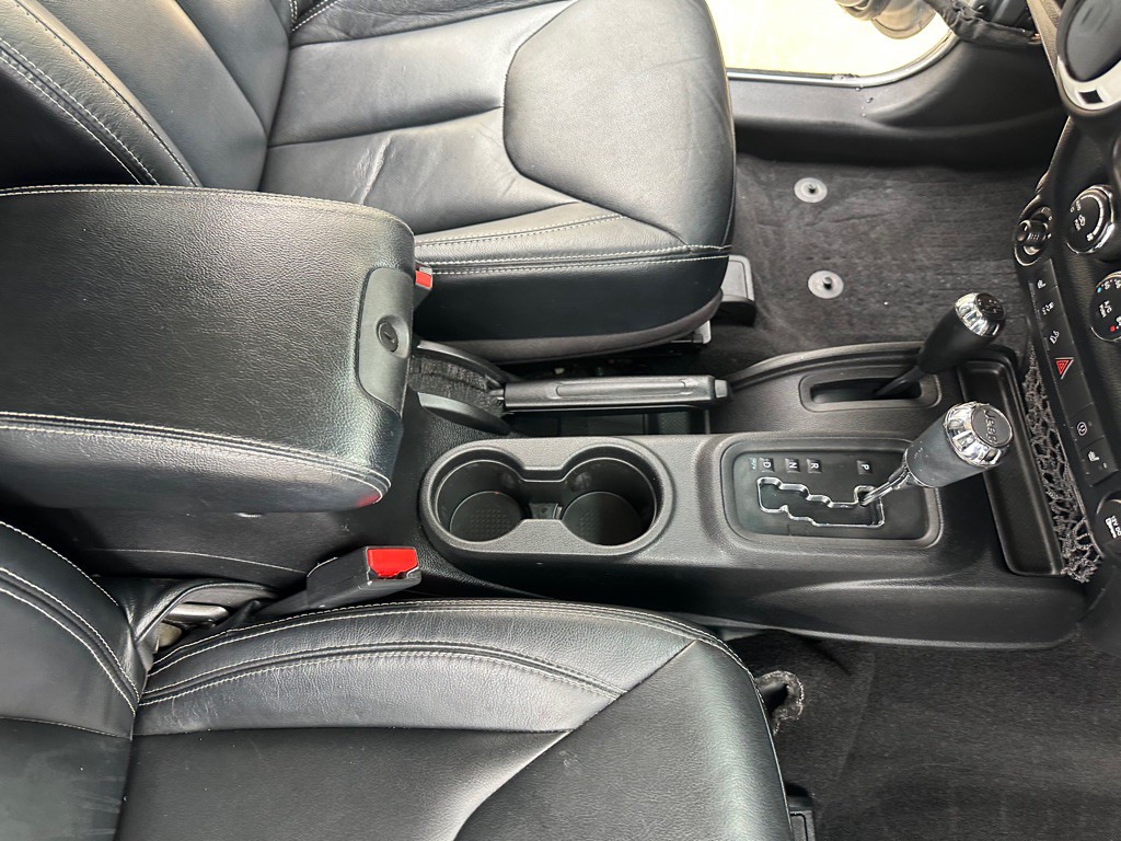 2014 Jeep Wrangler Image 24