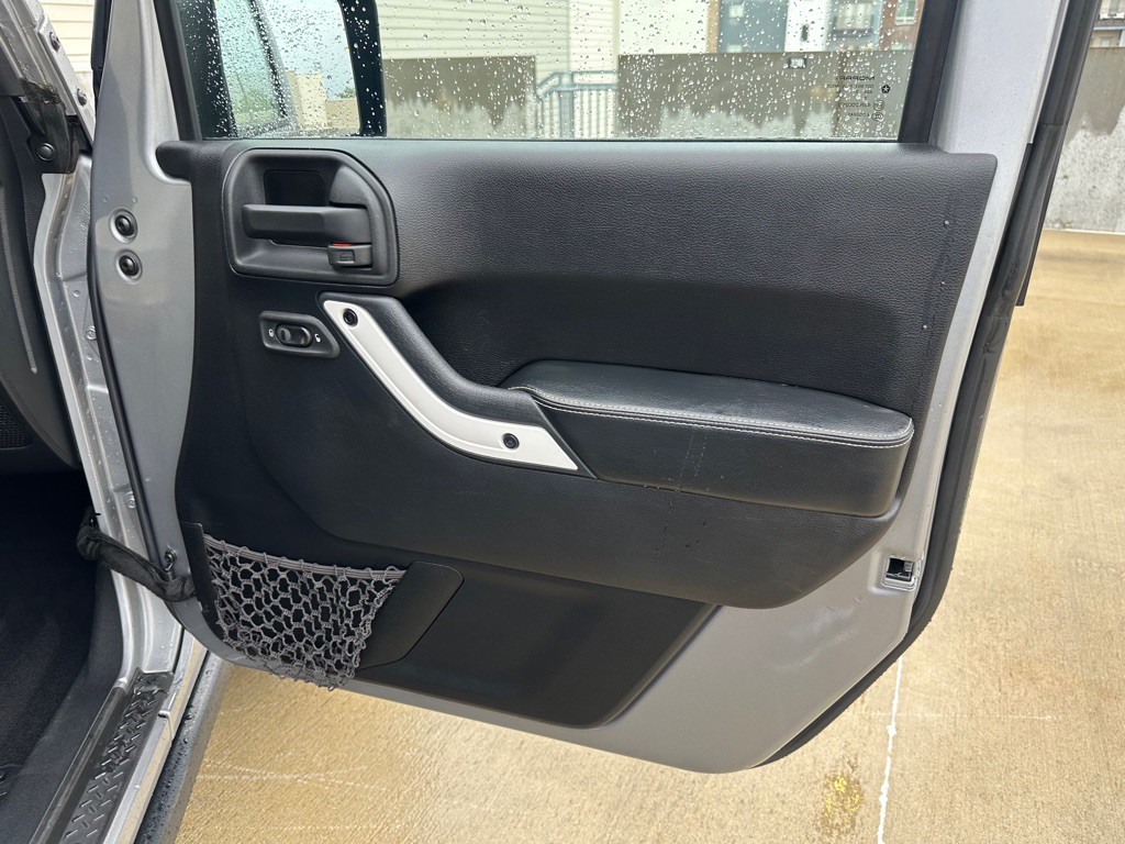 2014 Jeep Wrangler Image 27