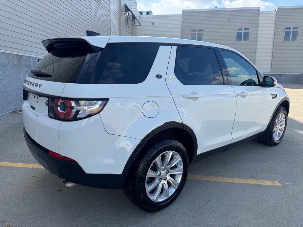 2018 Land Rover Discovery Sport Image 3