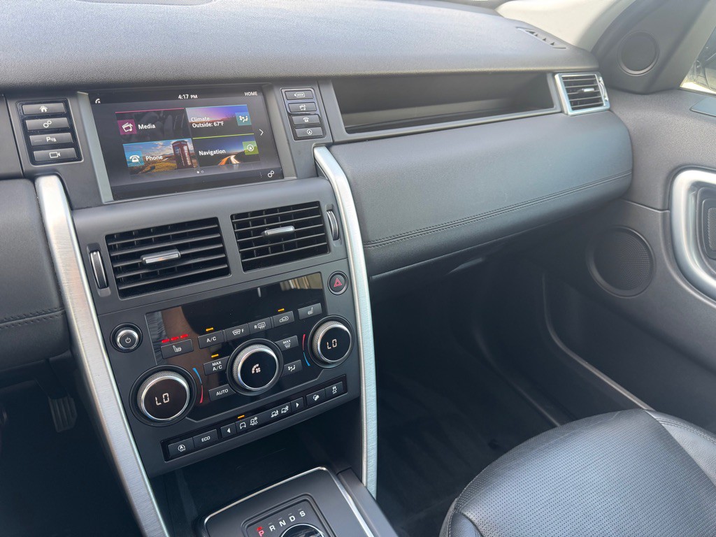 2018 Land Rover Discovery Sport Image 18