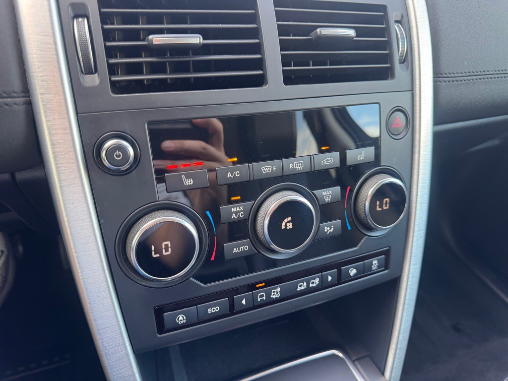 2018 Land Rover Discovery Sport Image 19