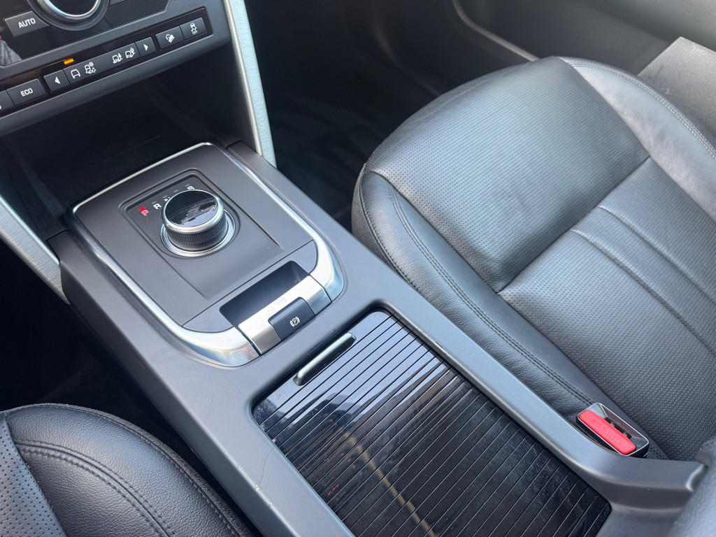 2018 Land Rover Discovery Sport Image 20