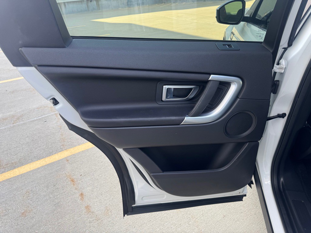 2018 Land Rover Discovery Sport Image 21