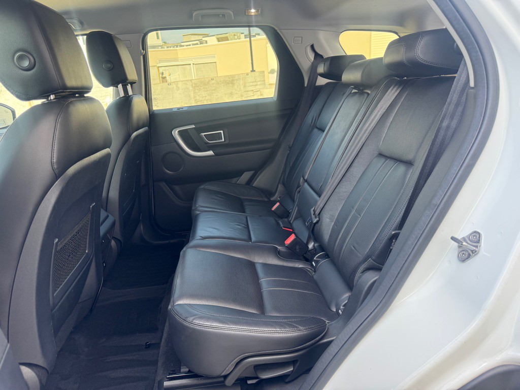 2018 Land Rover Discovery Sport Image 22