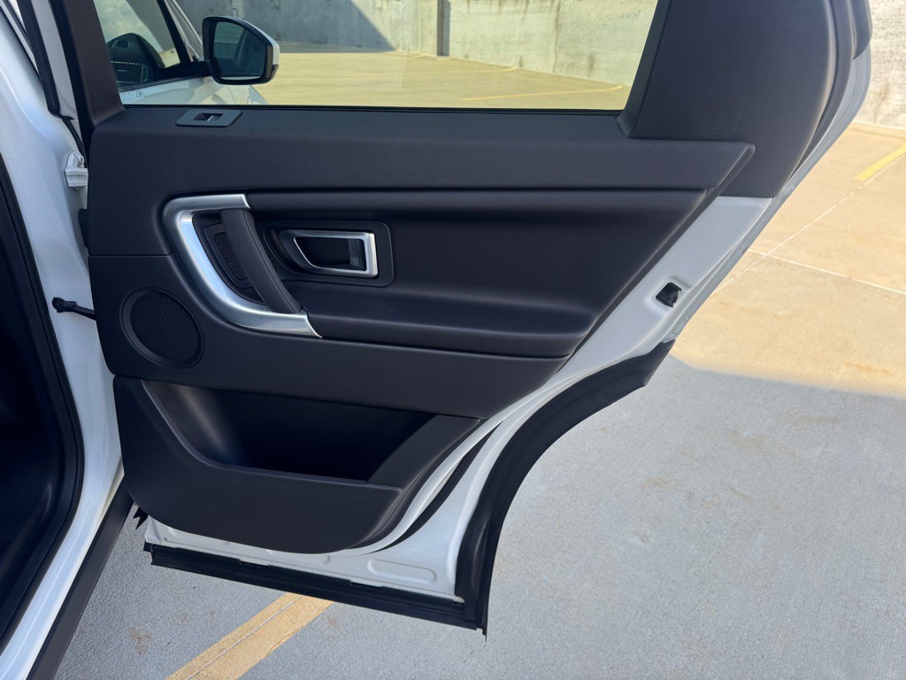 2018 Land Rover Discovery Sport Image 25