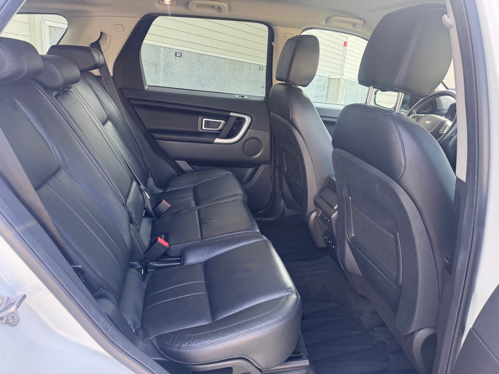 2018 Land Rover Discovery Sport Image 26