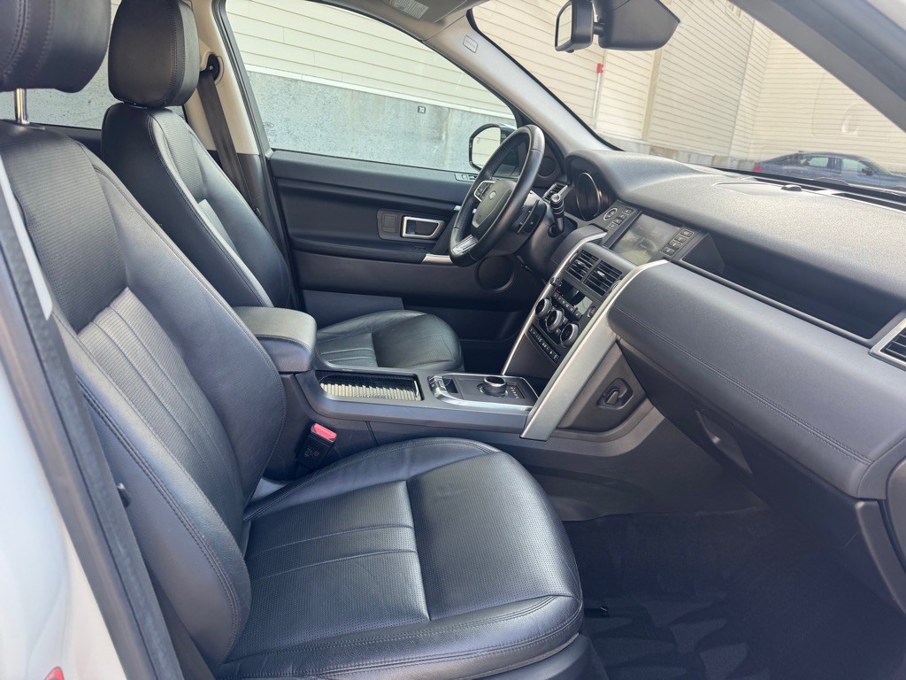 2018 Land Rover Discovery Sport Image 28