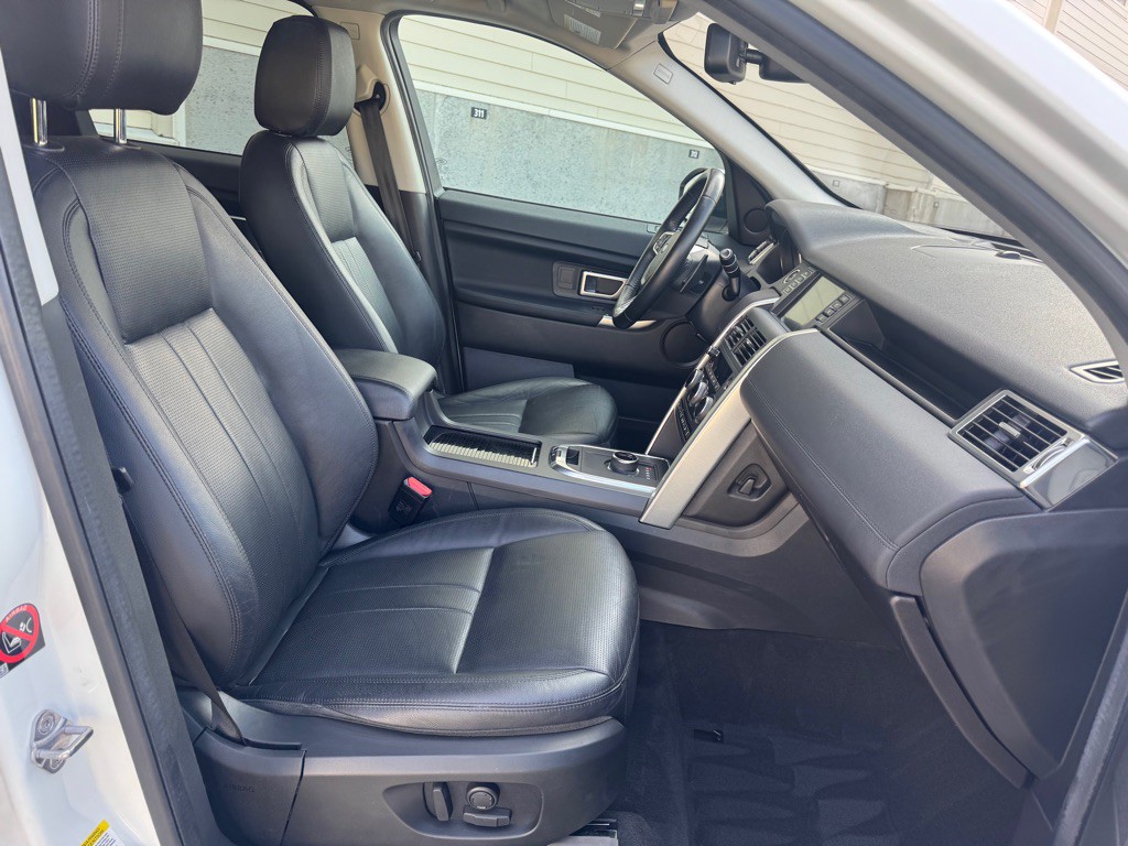 2018 Land Rover Discovery Sport Image 29