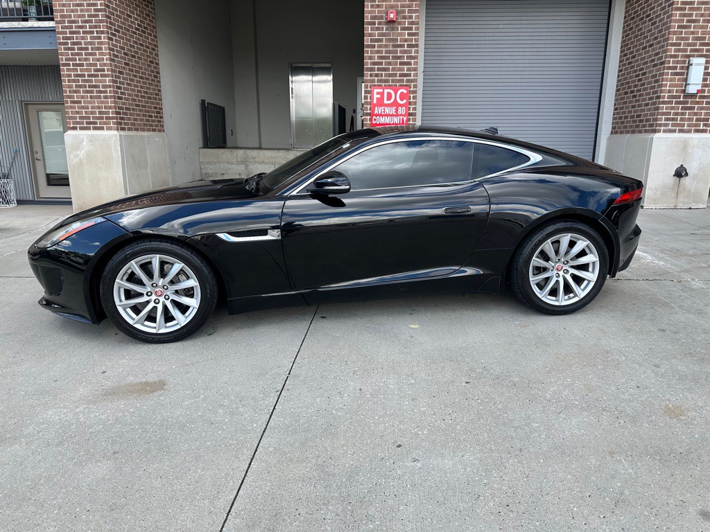 2017 Jaguar F-TYPE Image 4