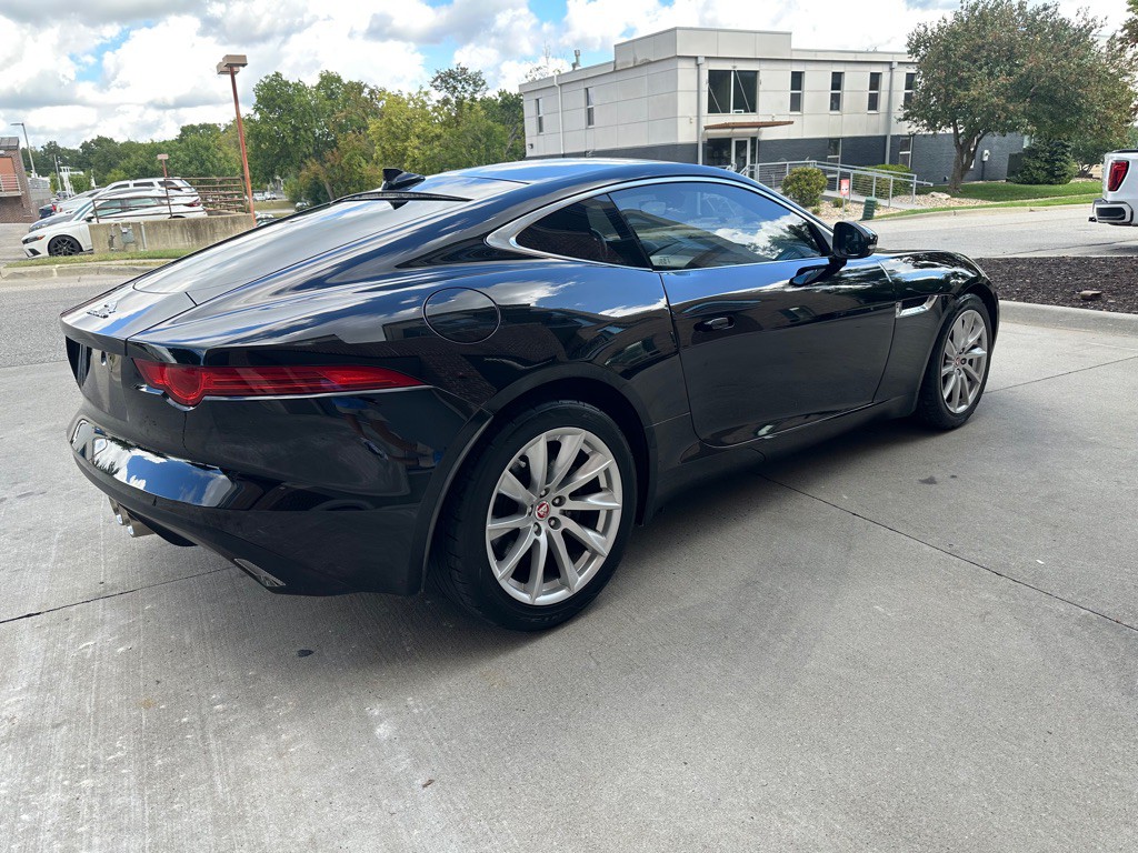 2017 Jaguar F-TYPE Image 7