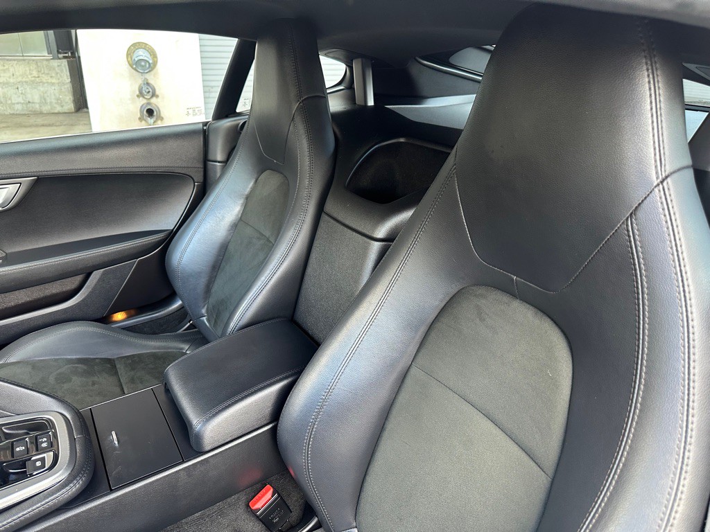 2017 Jaguar F-TYPE Image 14
