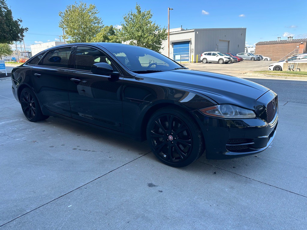 2013 Jaguar XJ Image 1