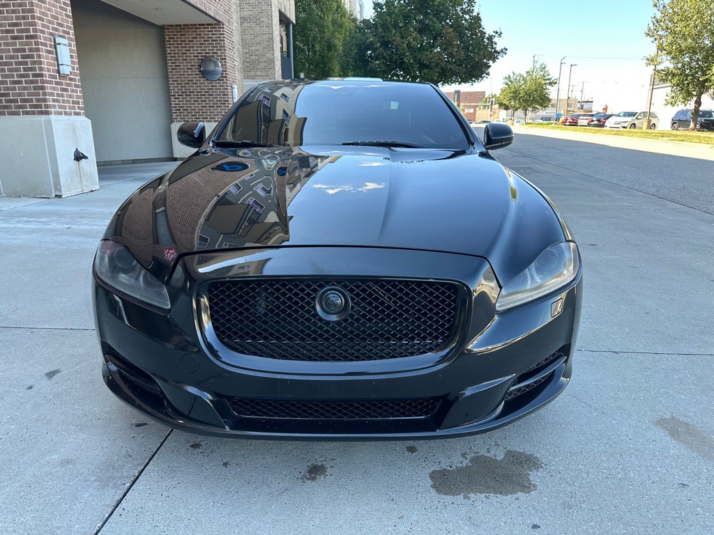 2013 Jaguar XJ Image 2