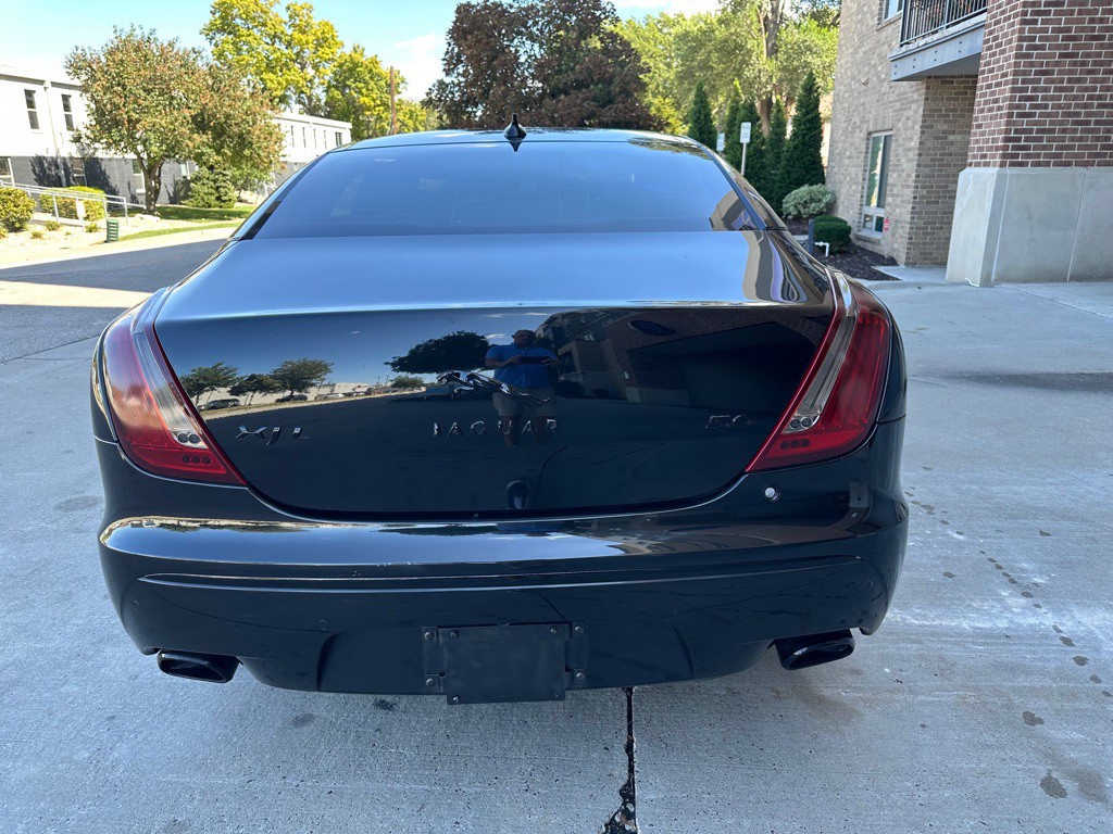 2013 Jaguar XJ Image 6