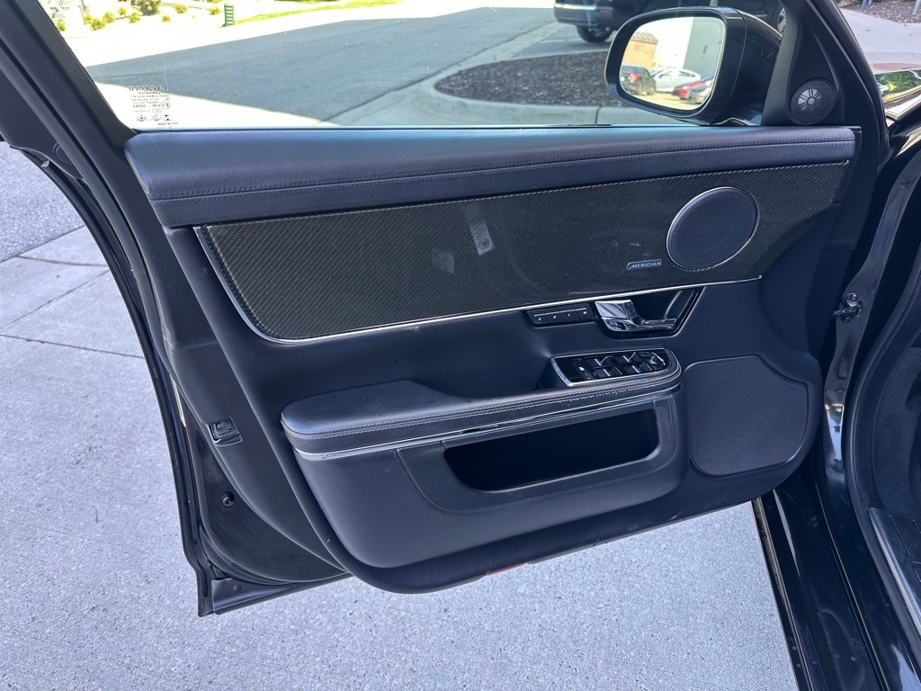 2013 Jaguar XJ Image 9