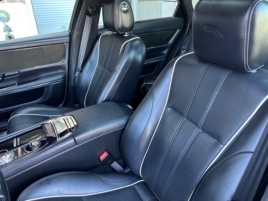 2013 Jaguar XJ Image 15