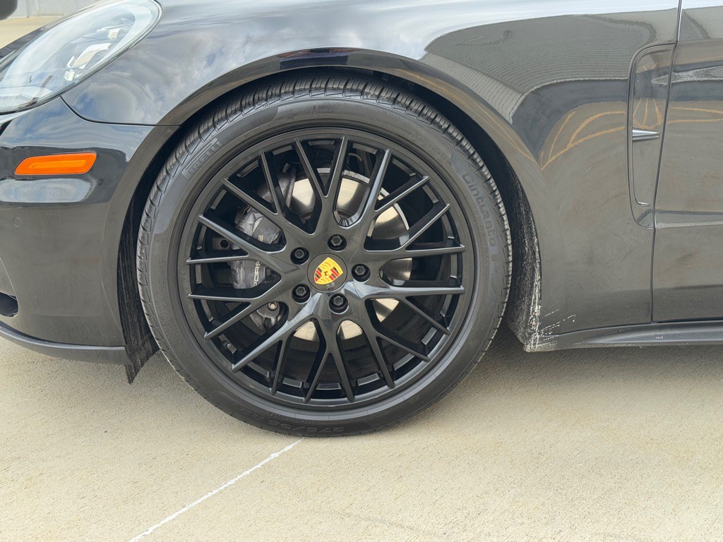 2020 Porsche Panamera Image 9
