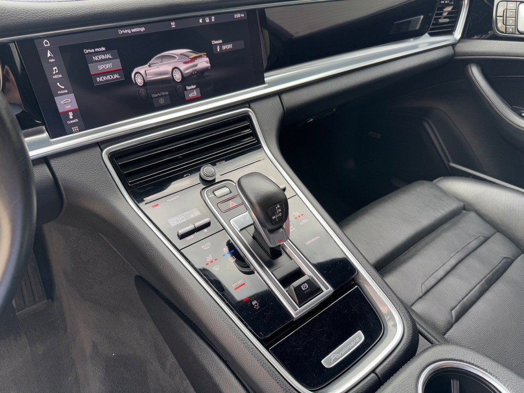 2020 Porsche Panamera Image 14