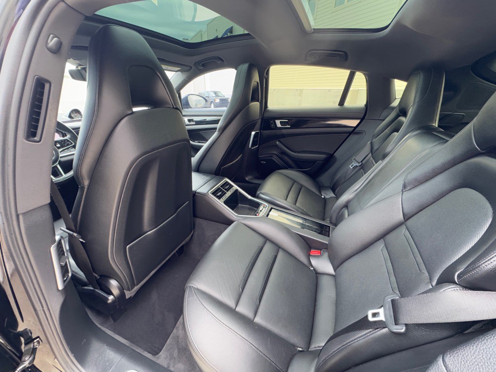 2020 Porsche Panamera Image 16