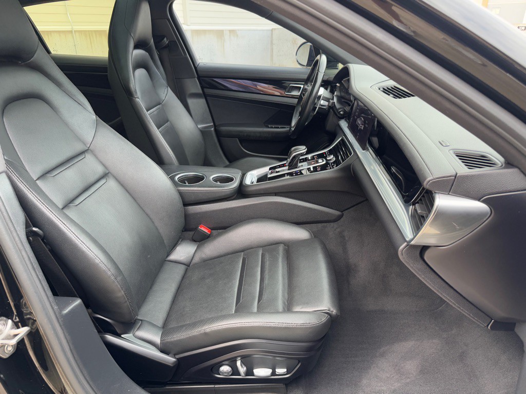 2020 Porsche Panamera Image 22