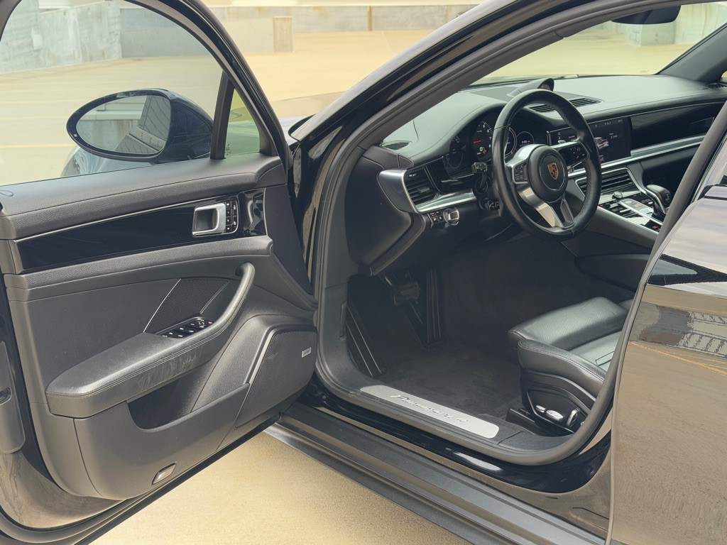 2020 Porsche Panamera Image 9