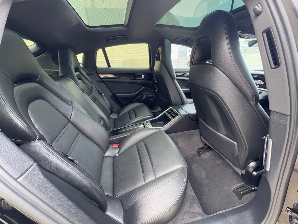 2020 Porsche Panamera Image 18