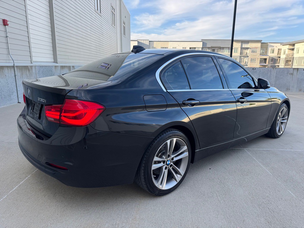 2017 BMW 3 Series Image 3