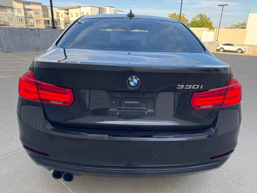 2017 BMW 3 Series Image 4