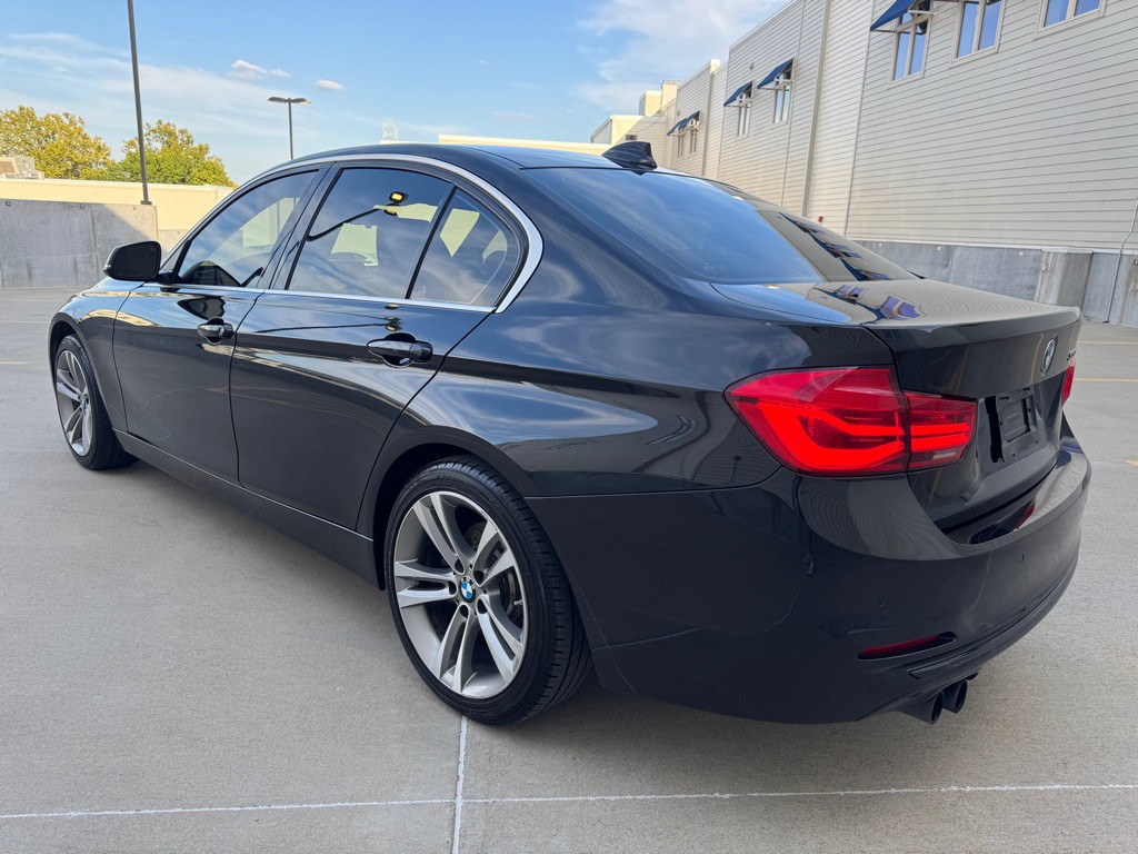 2017 BMW 3 Series Image 5