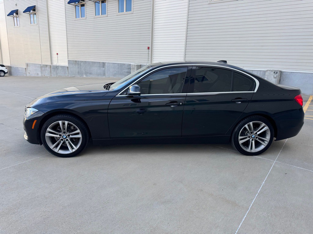 2017 BMW 3 Series Image 6