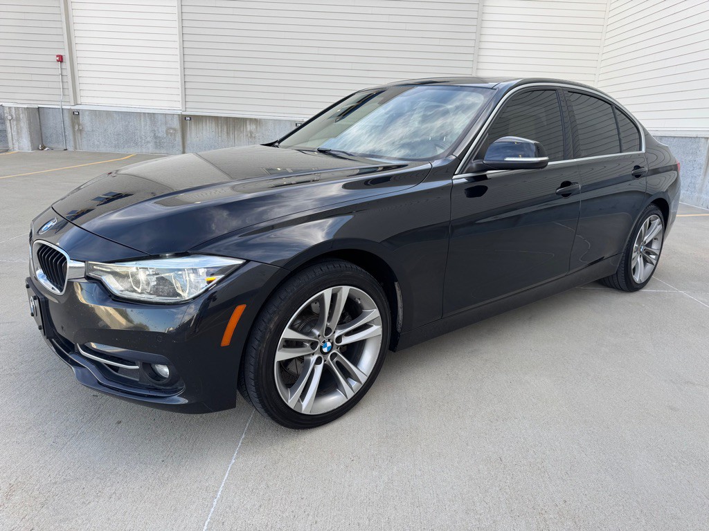 2017 BMW 3 Series Image 7