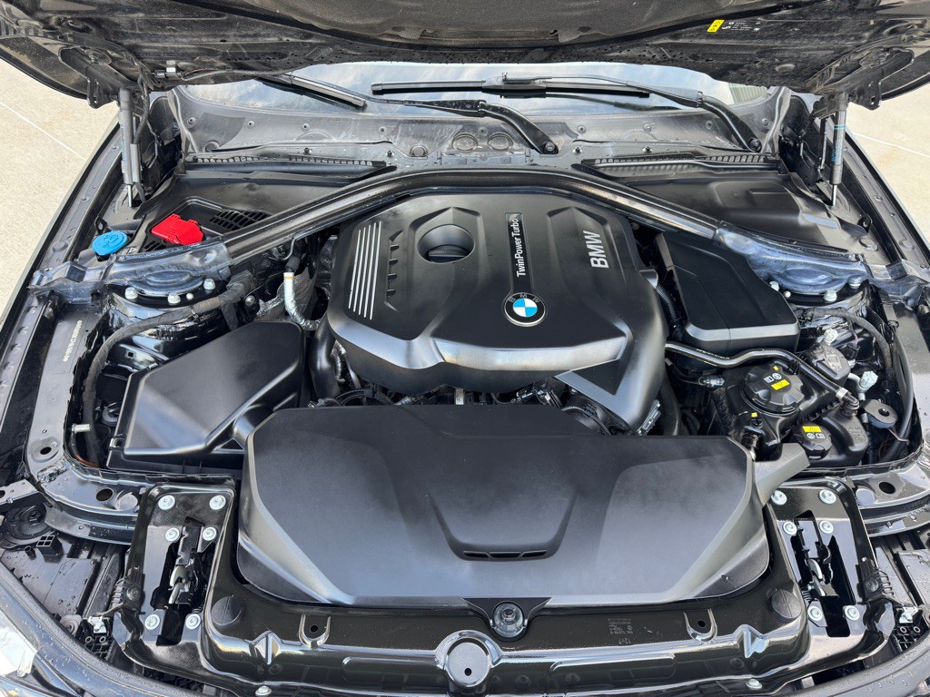 2017 BMW 3 Series Image 29